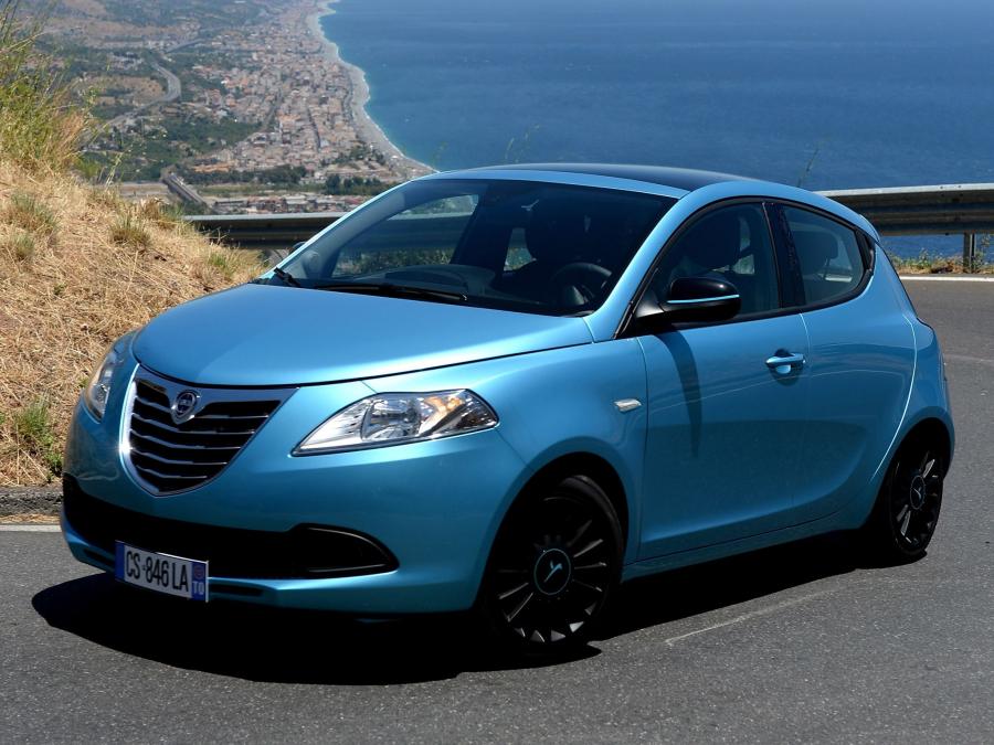  Lancia Ypsilon Elefantino 2013 года  (фото 6 из 18)